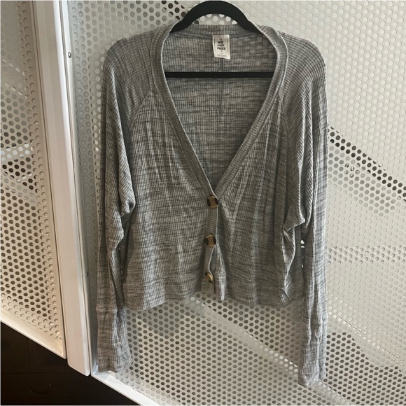 Free People We The Free Three Button Cardigan Size Small Oversized Fit in Grey - Picture 2 of 9